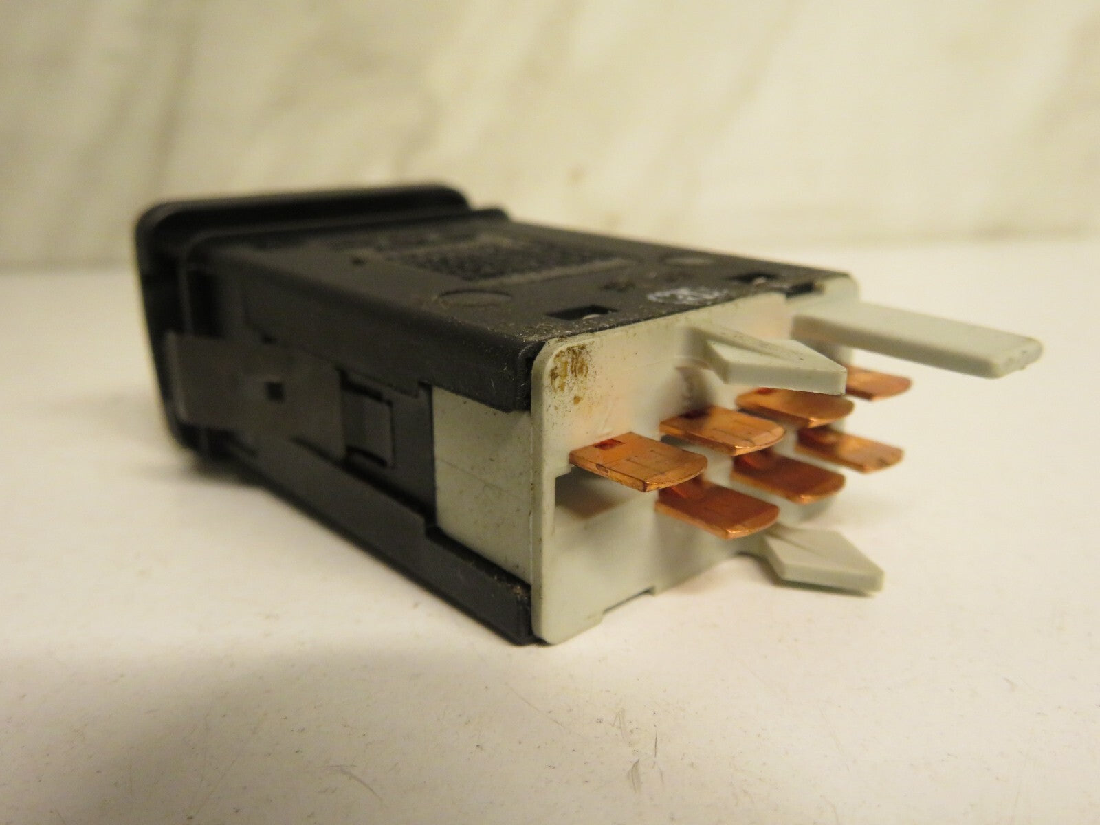 VOLKSWAGEN VW GOLF MK4 HAZARD SWITCH 1J0953235 1998-2004 AMS1703-2