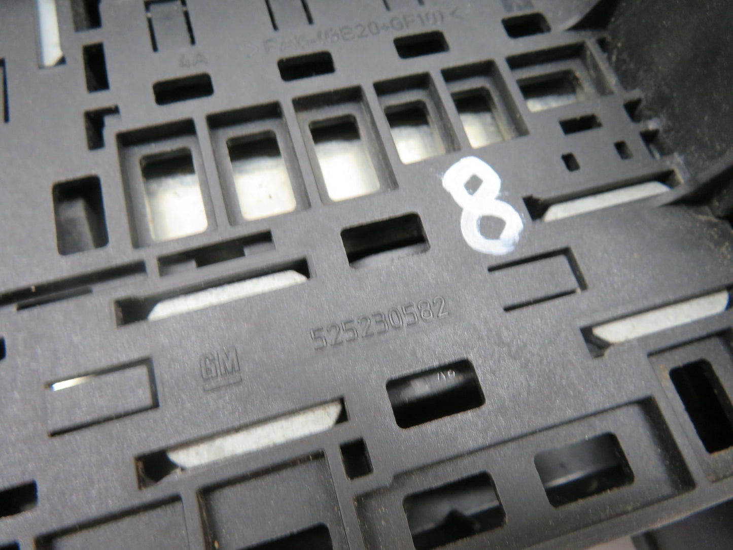 VAUXHALL INSIGNIA BATTERY FUSE BOX MEGA FUSE 2008-2016 1437-6