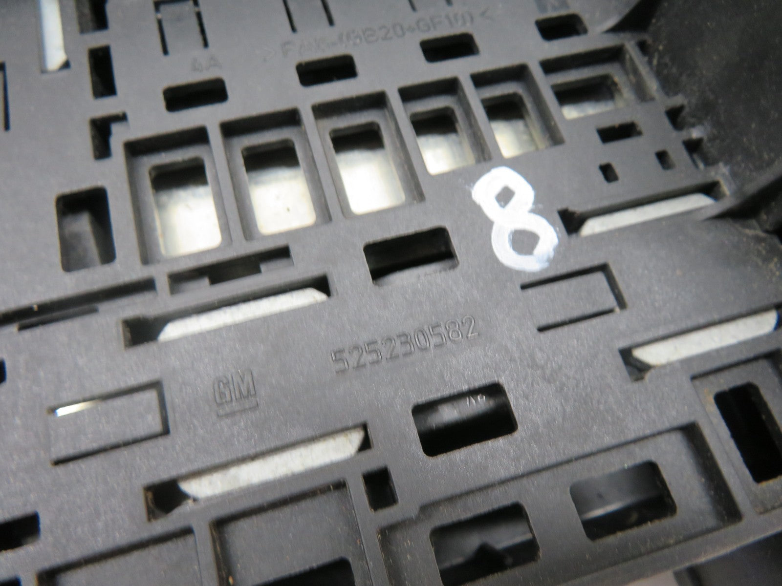 VAUXHALL INSIGNIA BATTERY FUSE BOX MEGA FUSE 2008-2016 1437-6