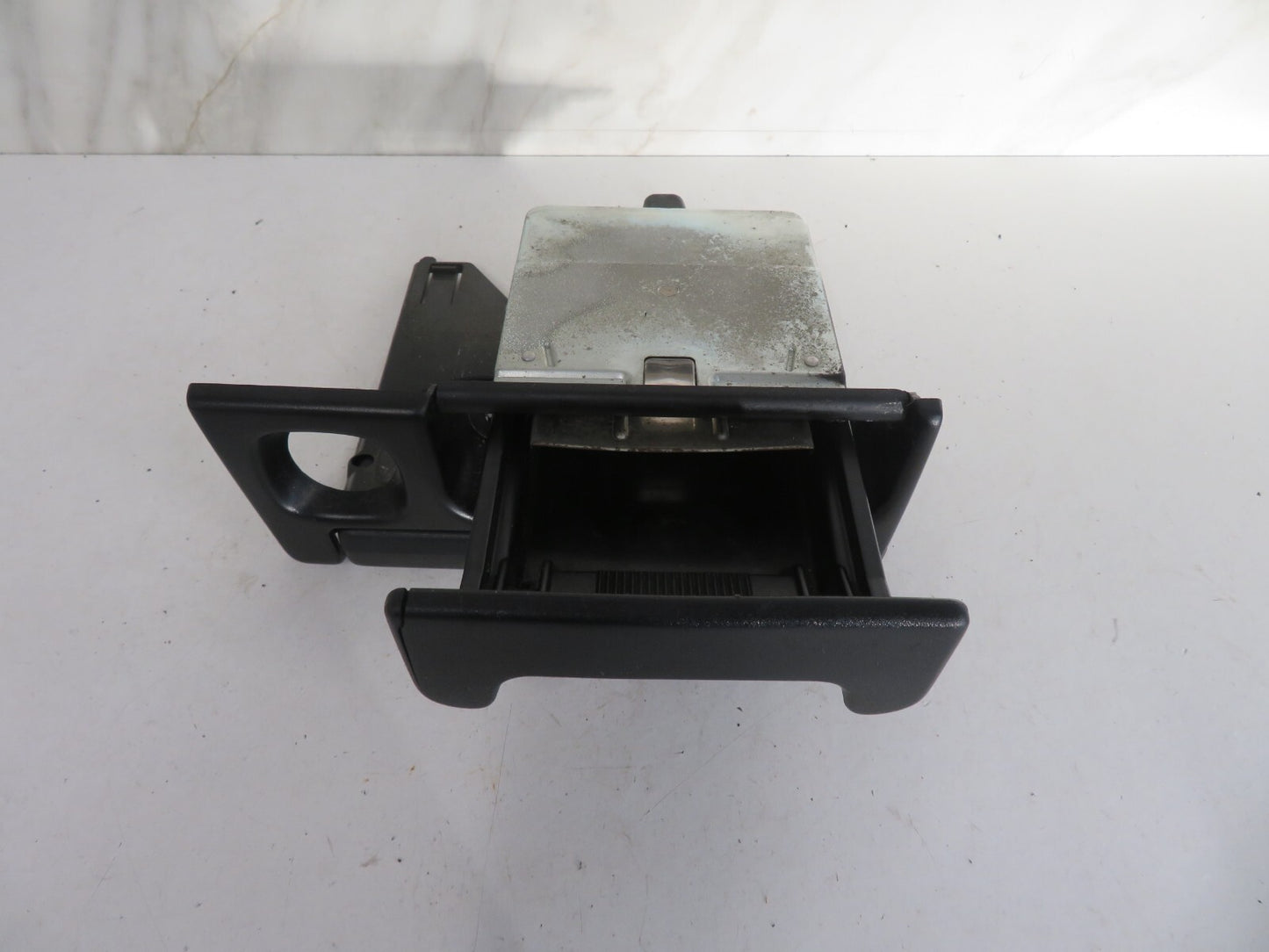 SUZUKI SWIFT GLS DASH TRIM ASH TRAY CUP HOLDER 73851-60E00 1988-2002 1439-4