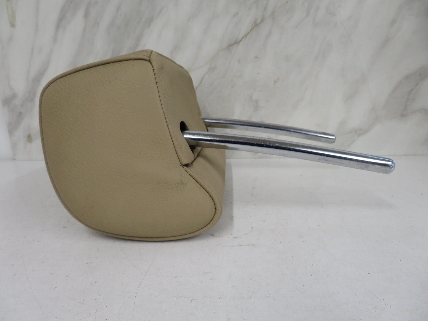 BMW X5 E53 REAR LEATHER HEAD REST BEIGE 1999-2006 M1544-3