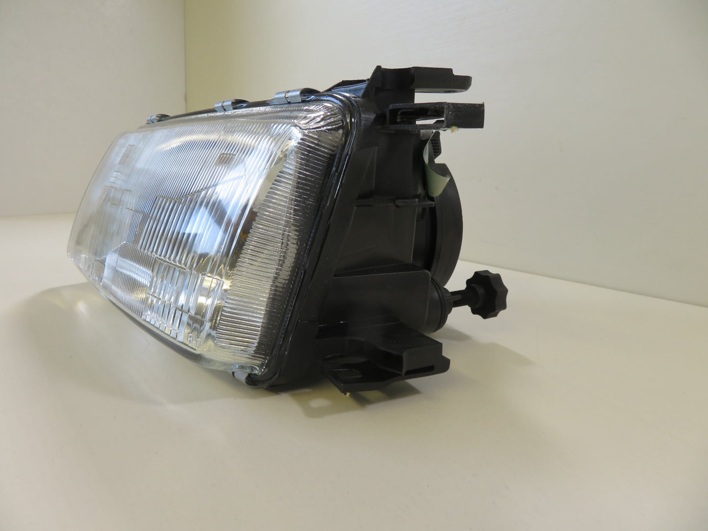 NS LH PASSENGER HEADLIGHT DEPO 442-1105L-RD-E FITS VAUXHALL VECTRA A CAVALIER 