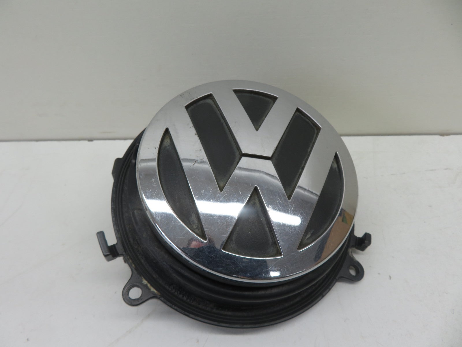 VW GOLF MK6 REAR BOOT HANDLE SWITCH 1K0827469E 2009-2013 1500-9