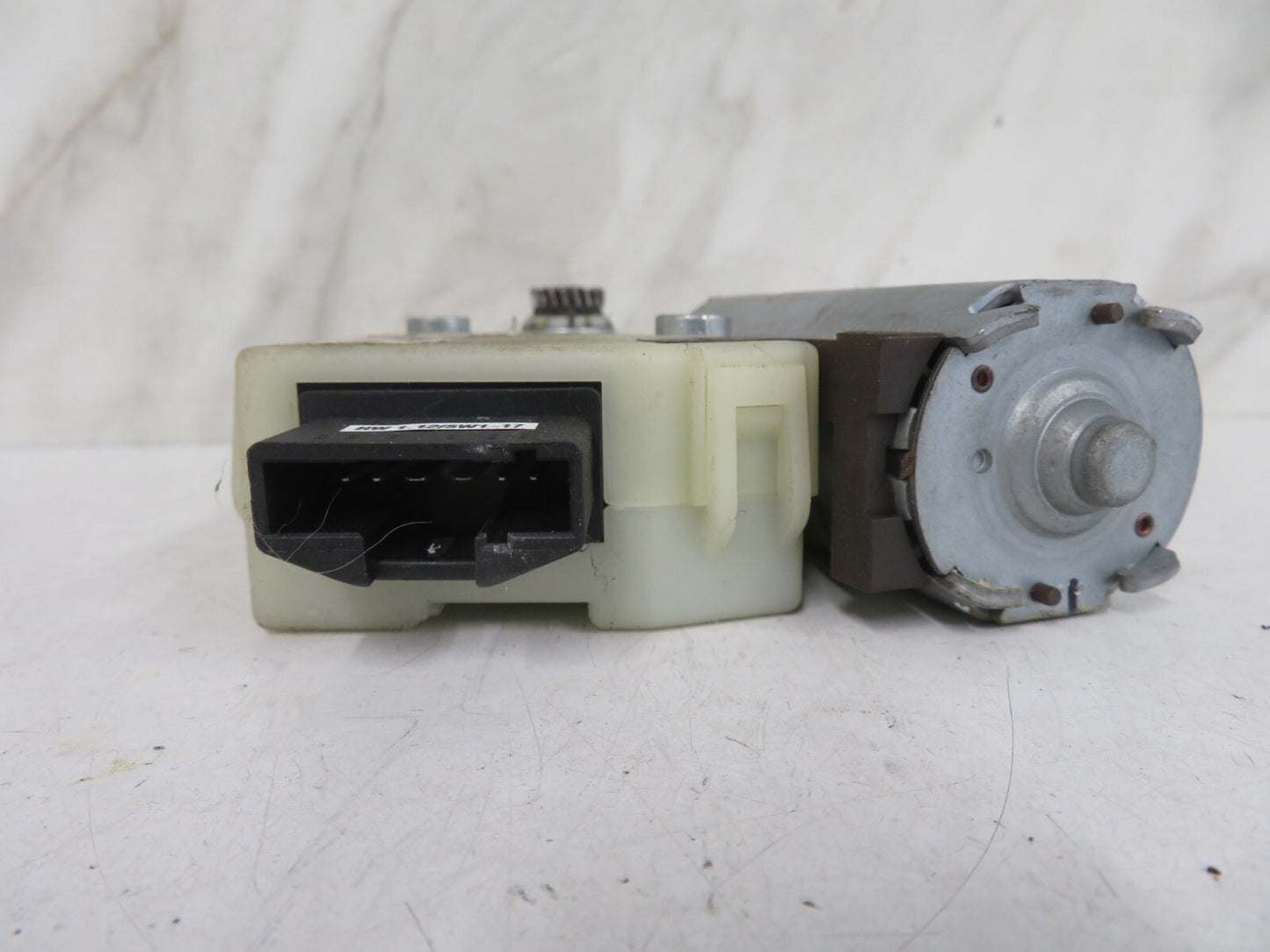 PEUGEOT 307 SW SUNROOF MOTOR 1700469J 2005-2008 VWMIX1642-6