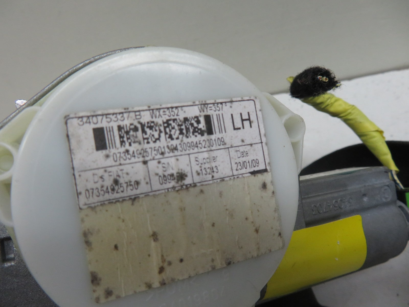 FIAT 500 NSF PASSENGER SEAT BELT 2007-2012 1854-9