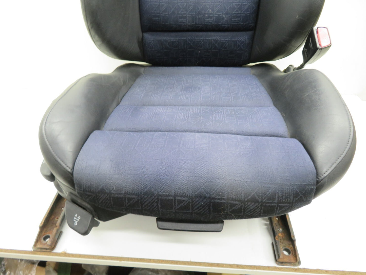 BMW E36 CONVERTIBLE COUPE OS DRIVER HALF LEATHER SEAT (SEE PHOTOS) 1990-1998