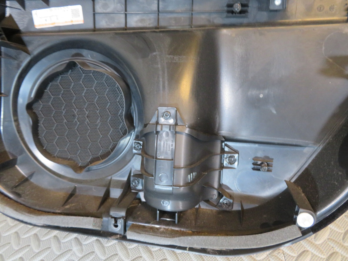 MAZDA CX7 NSR DOOR CARD 2010-2012