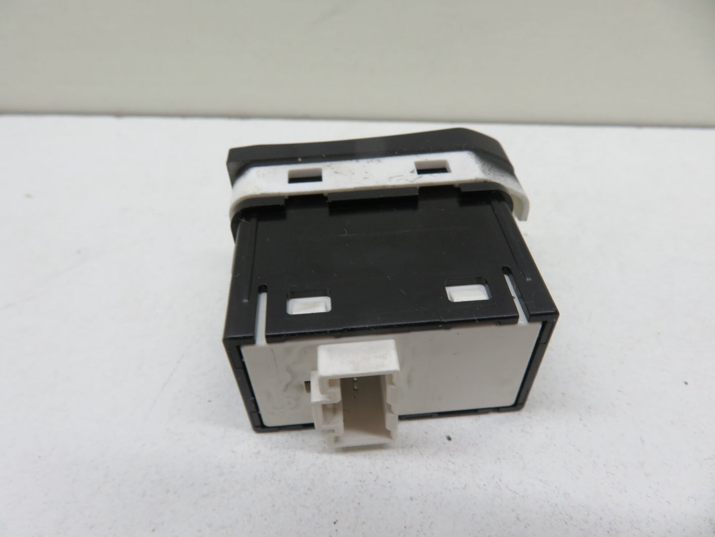 KIA RIO INSTRUMENT CLUSTER SWITCH 299105371 2011-2014 #1247-11