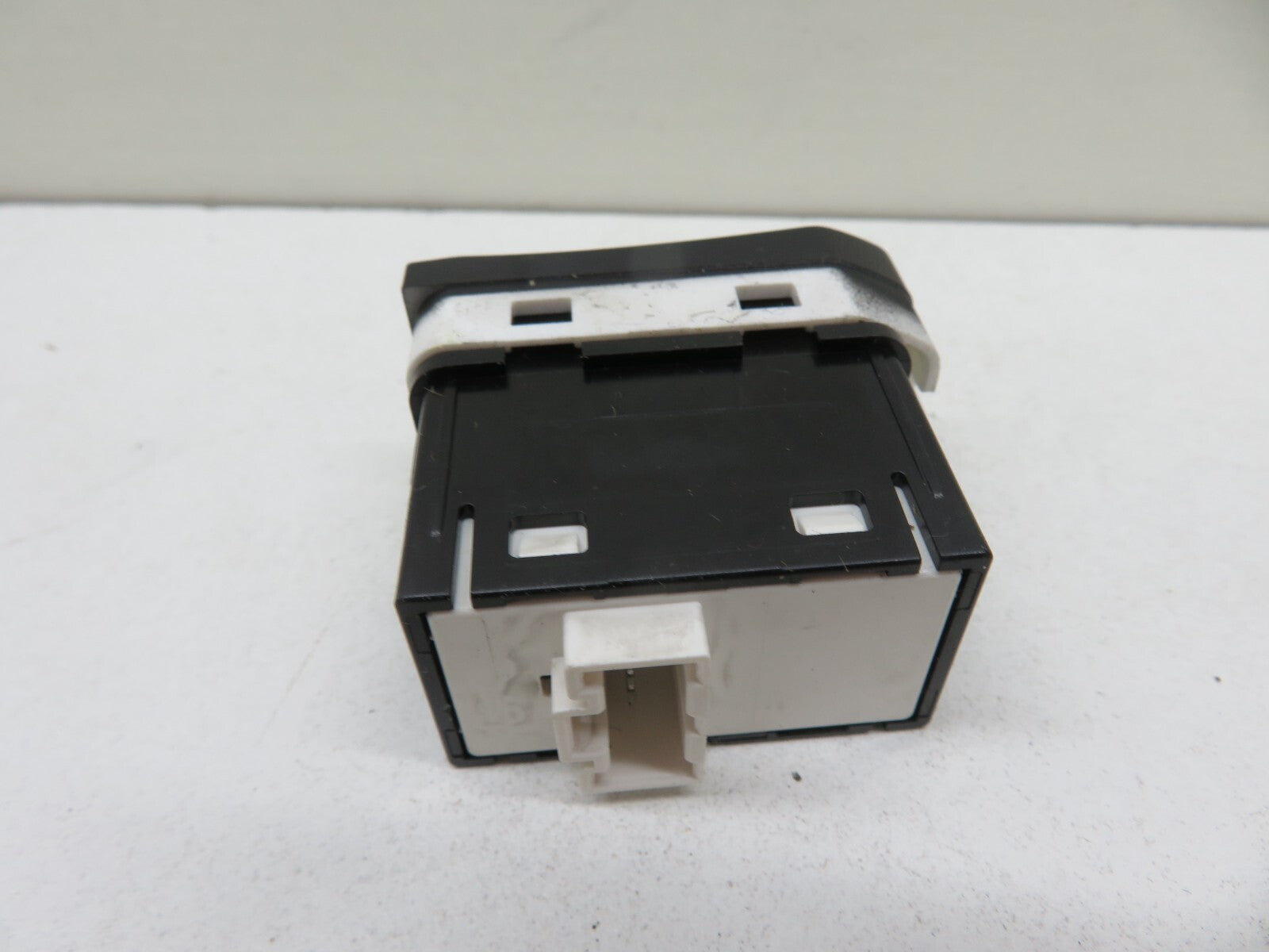 KIA RIO INSTRUMENT CLUSTER SWITCH 299105371 2011-2014 #1247-11