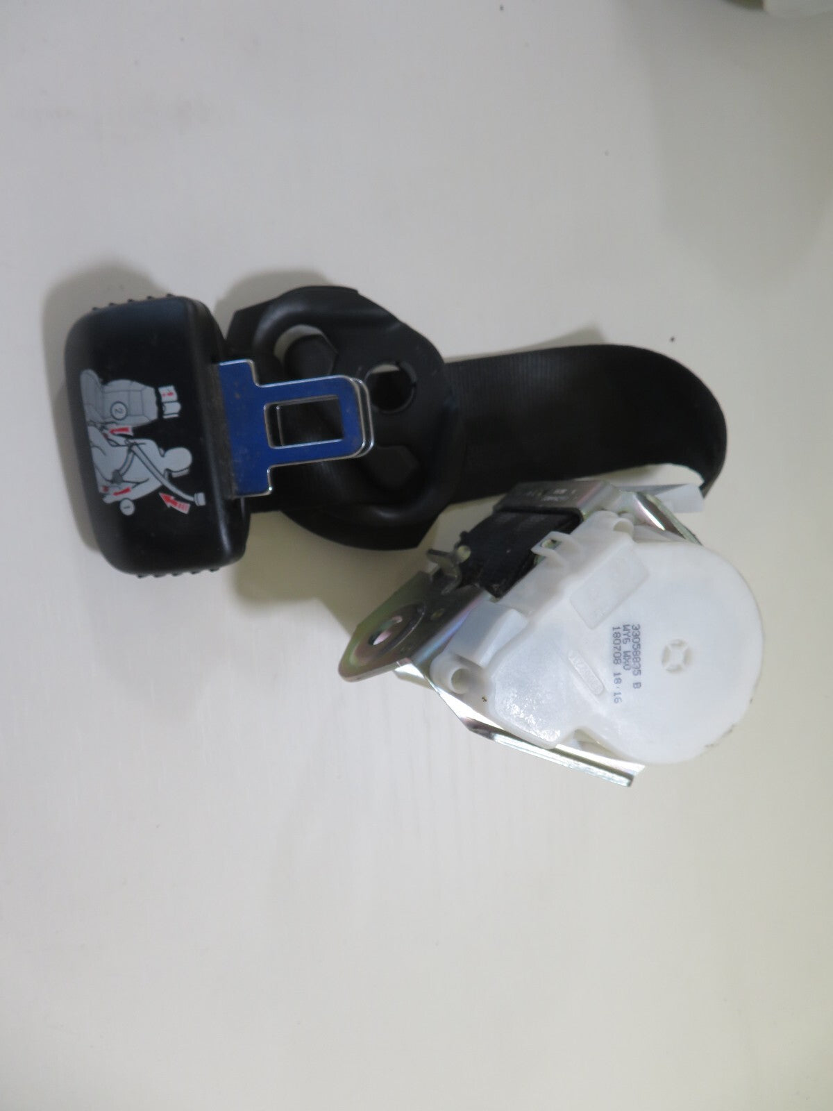 VOLKSWAGEN VW TOURAN REAR SEAT BELTS MIDDLE THIRD ROW CADDY 2K 2003-2009 1347-2