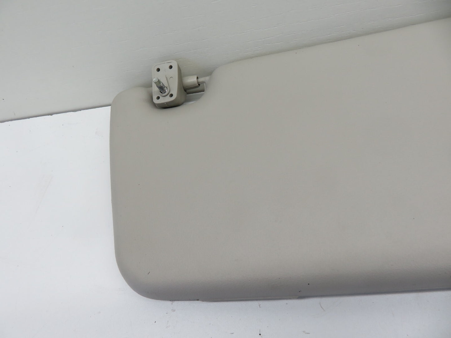 LAND ROVER FREELANDER 1 NS PASSENGER SUN VISOR 1997-2006 1734-1