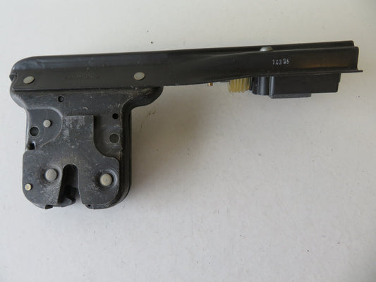 AUDI TT MK1 TAILGATE BOOT LOCK CATCH 8N0827505 1998-2006 AMS1140