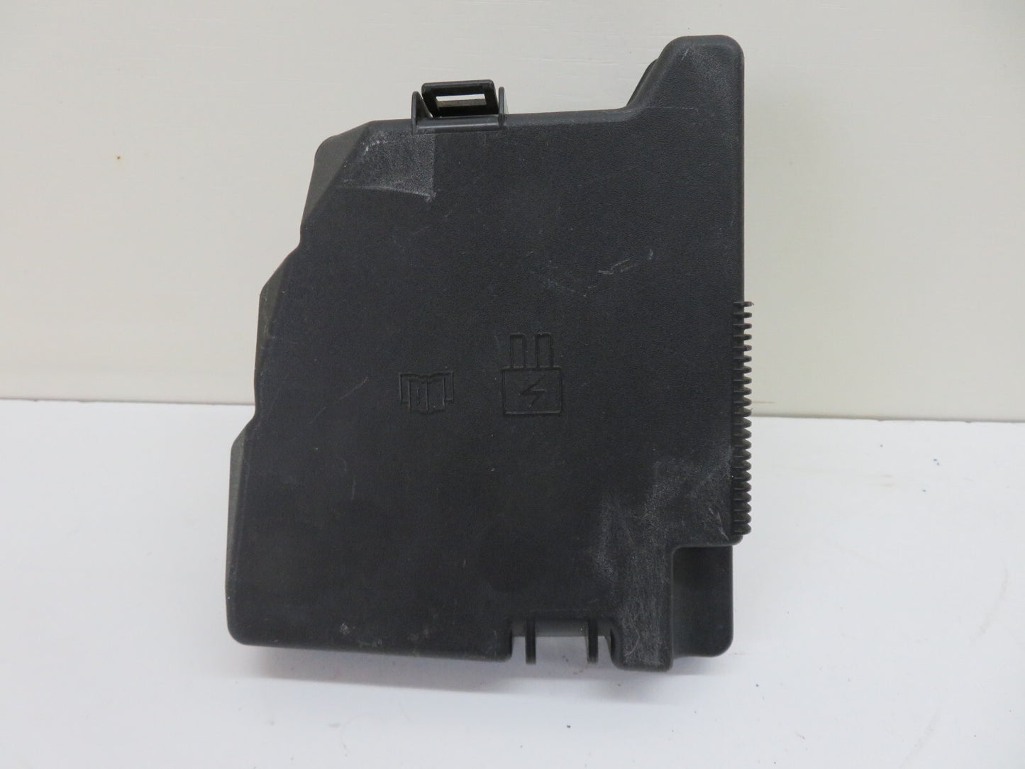 FORD FIESTA MK7 ST180 1.6 ENGINE BAY FUSE BOX COVER 2013-2017