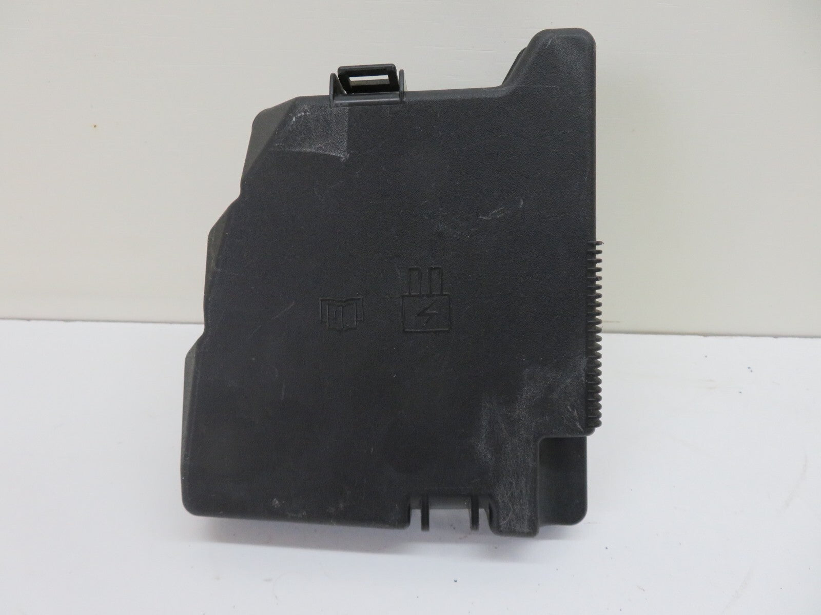 FORD FIESTA MK7 ST180 1.6 ENGINE BAY FUSE BOX COVER 2013-2017