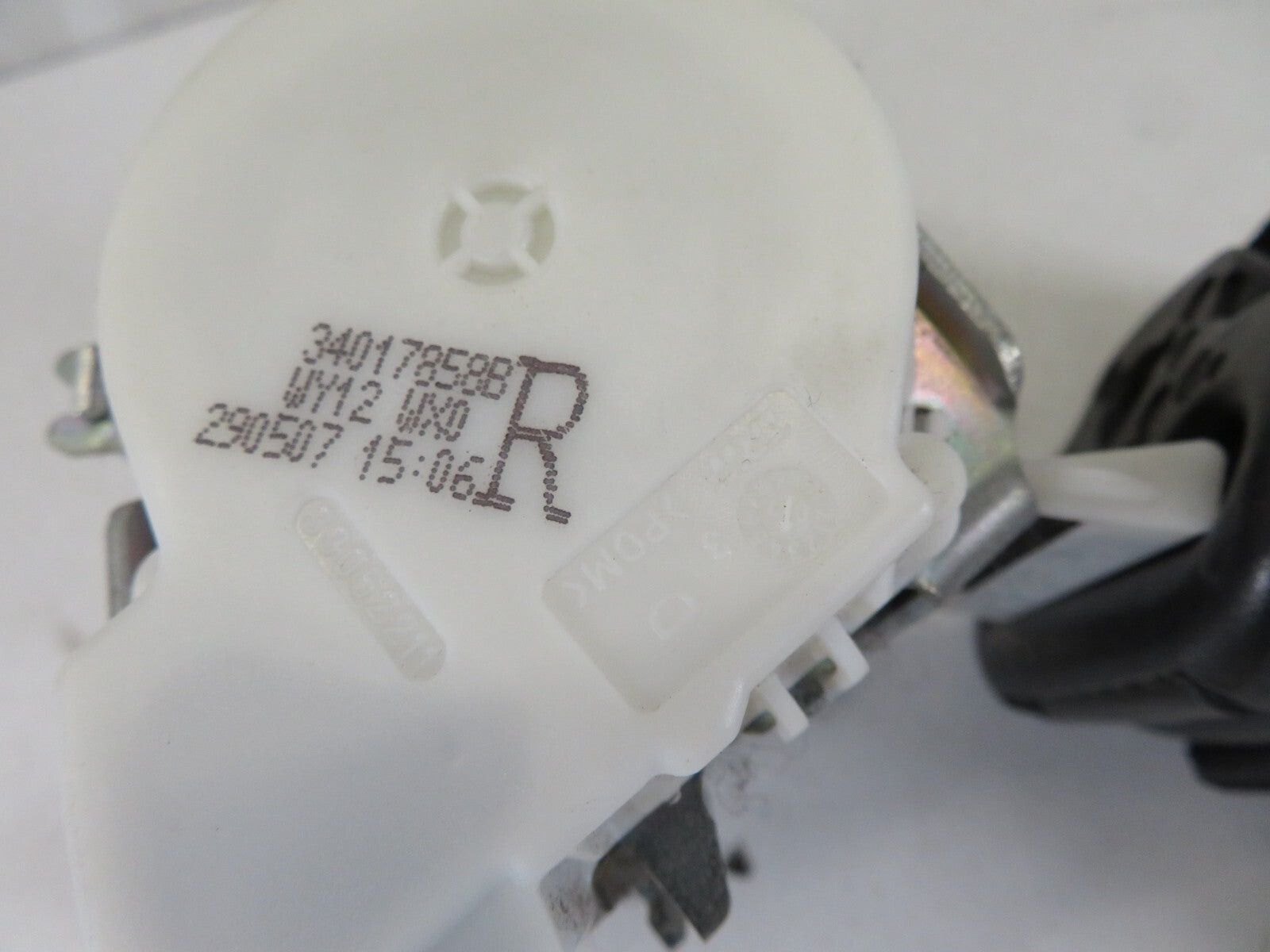 FORD FOCUS CC OSF SEAT BELT 6N41-L61294-AF 2006-2010 A1629-14