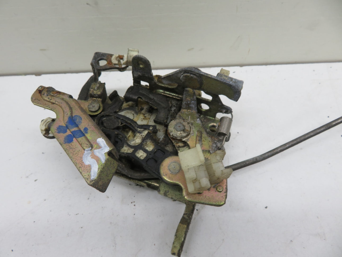 MAZDA MX5 MK1 NS PASSENGER DOOR LOCK CATCH 1989-1993 #0100-16