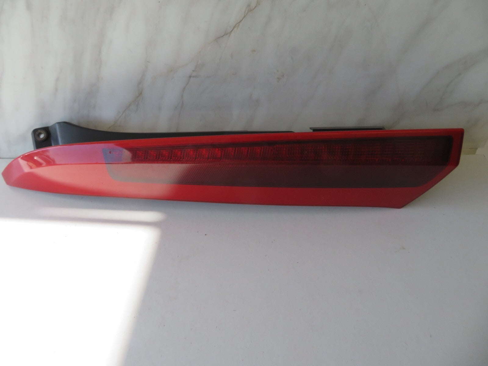 VOLVO XC90 NS PASSENGER REAR TAIL LIGHT UPPER 2002-2006