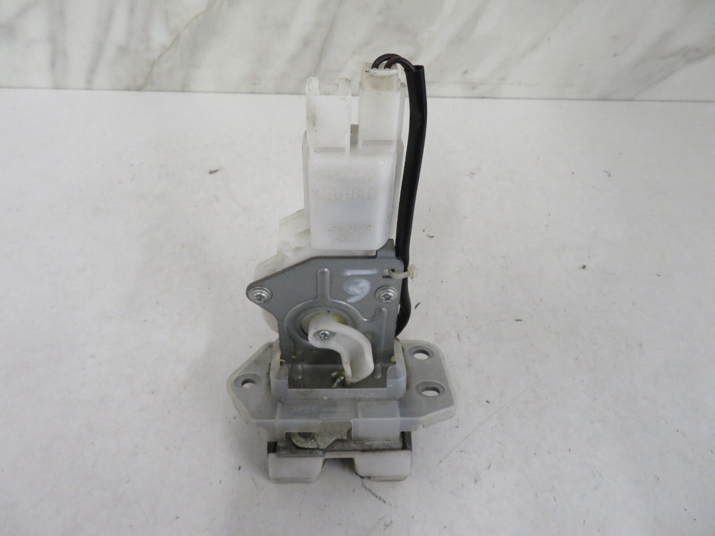 SUZUKI SWIFT GLS TAILGATE BOOT LOCK CATCH 1998-2003 1341-6