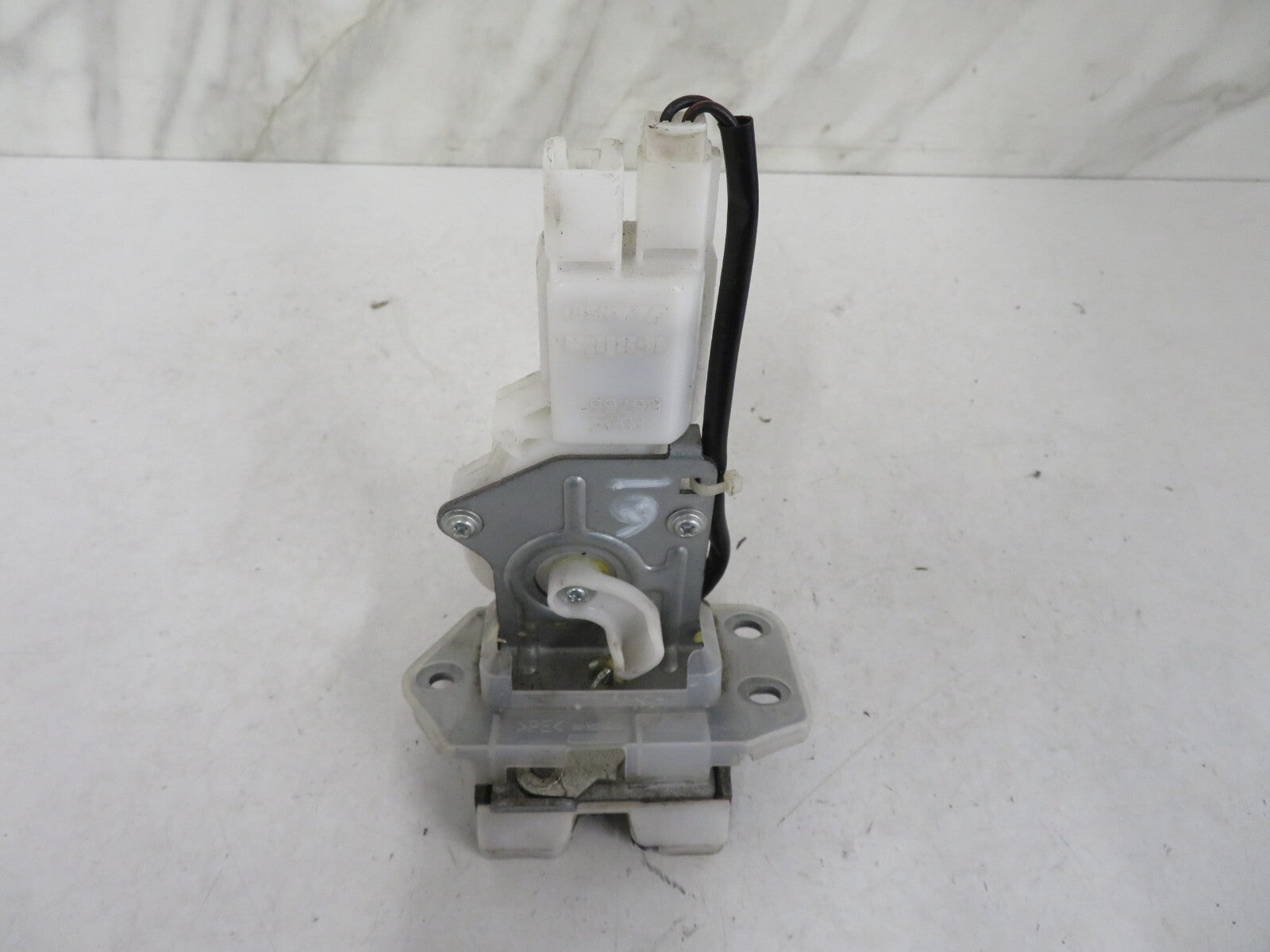 SUZUKI SWIFT GLS TAILGATE BOOT LOCK CATCH 1998-2003 1341-6