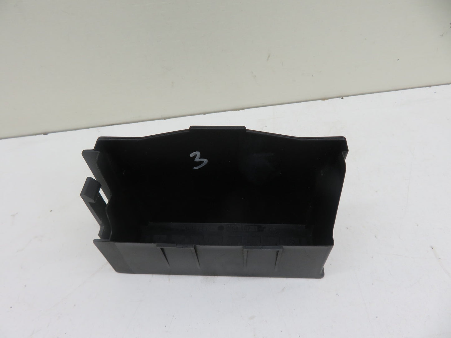 VAUXHALL MERIVA ENGINE BAY RELAY COVER TRIM 90589541 2003-2010 1511-3