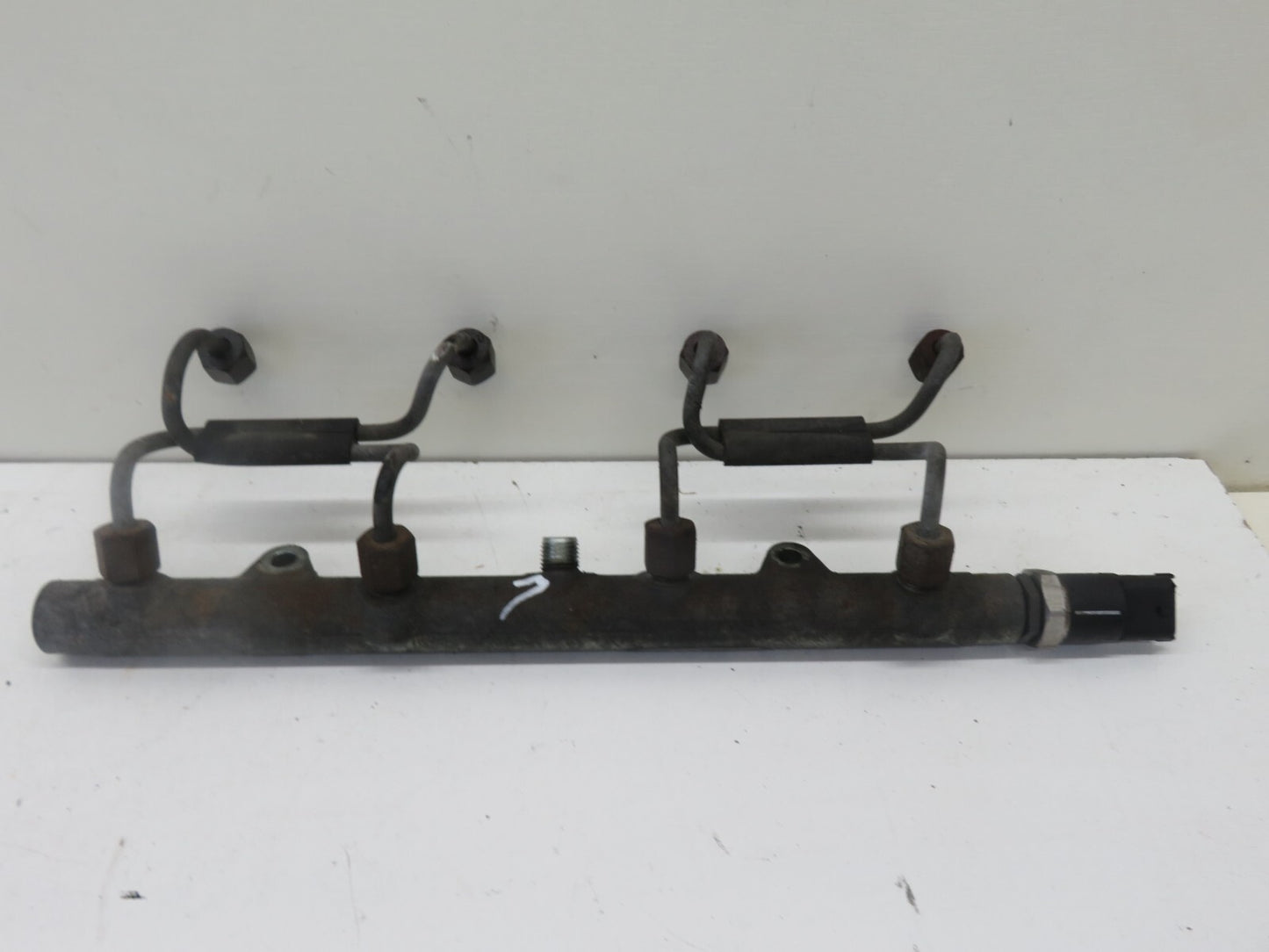 LAND ROVER FREELANDER 1 DIESEL FUEL INJECTOR RAIL WITH PIPES  1997-2006 1107-7