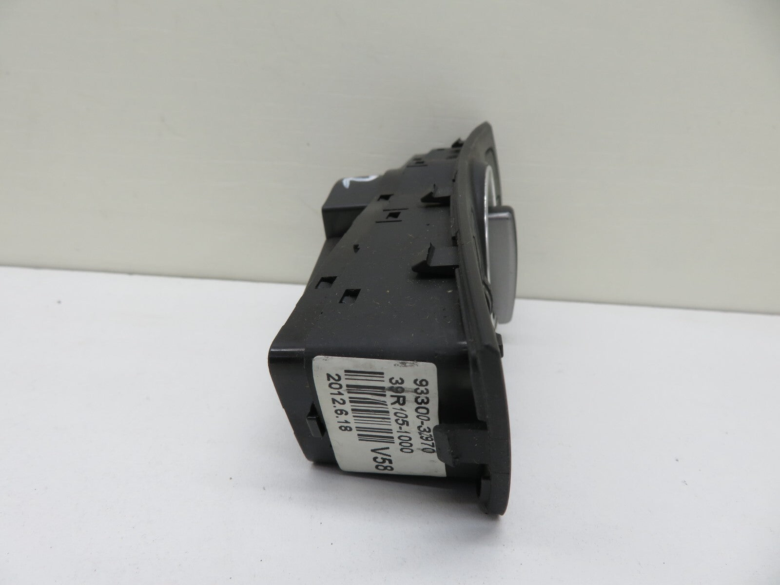 HYUNDAI I40 HEADLIGHT CONTROL SWITCHES 93300-3Z970 2011-2015 A581-12