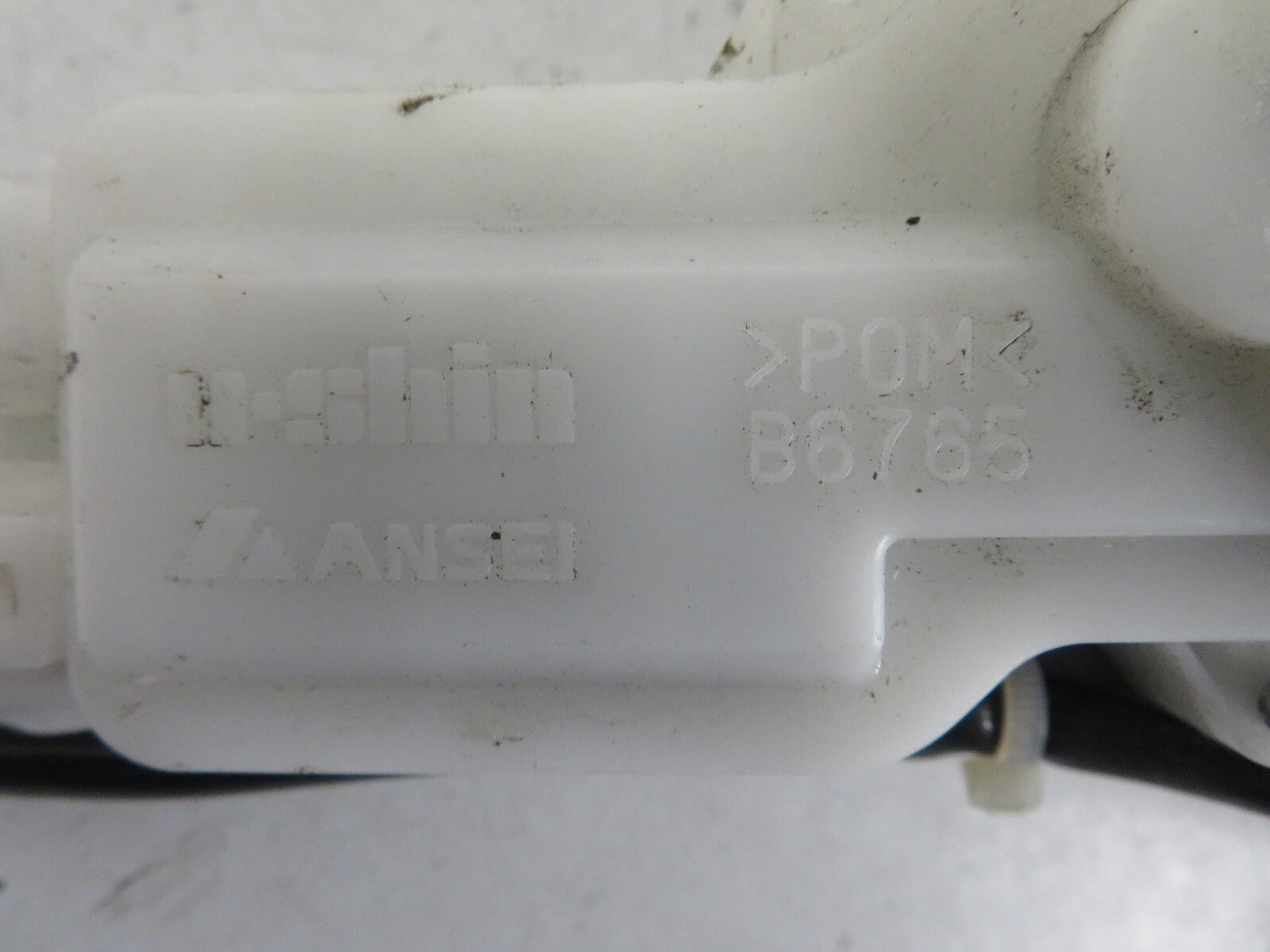 SUZUKI SWIFT GLS TAILGATE BOOT LOCK CATCH 1998-2003 1341-6