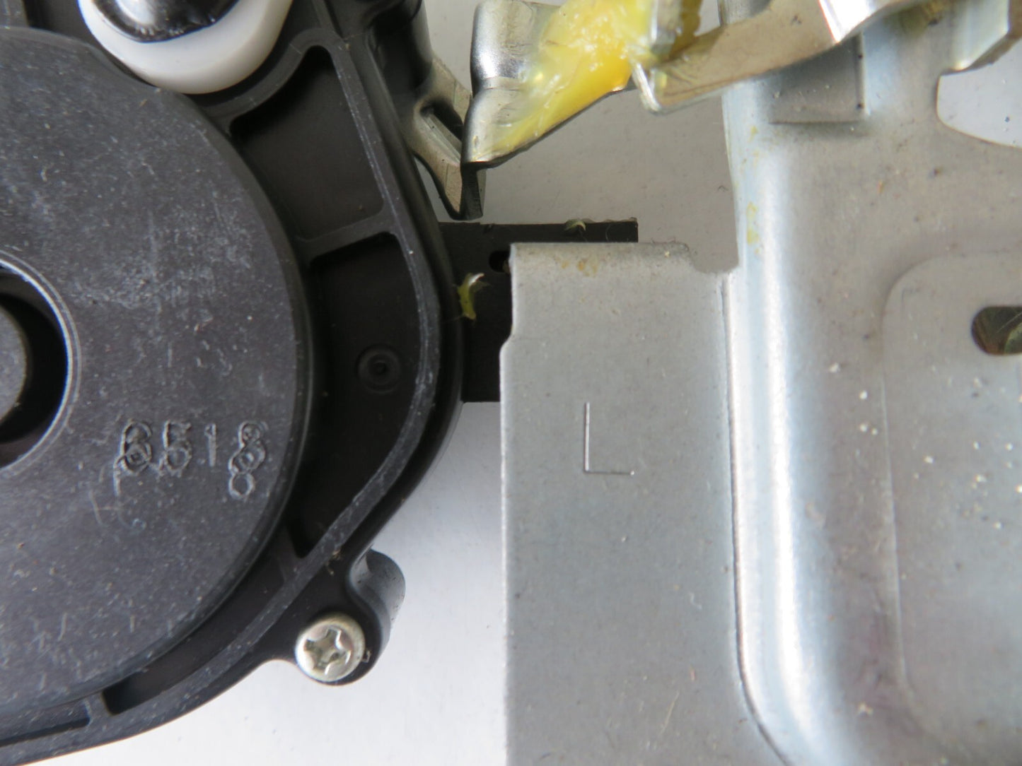 MAZDA 5 NSR DOOR LOCK CATCH 2005-2010 AMS1547