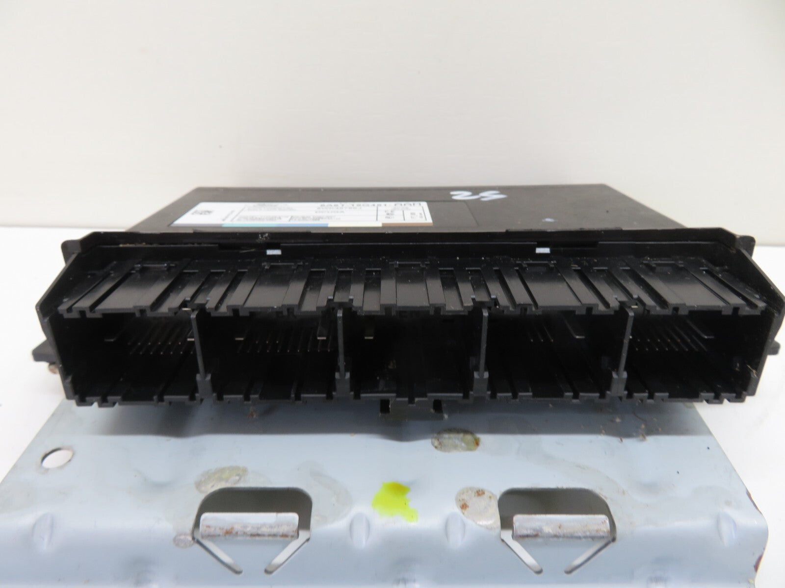 FORD FIESTA MK7 ST180 CENTRAL LOCKING MODULE 8A6T-19G481-AAM 2013-2017