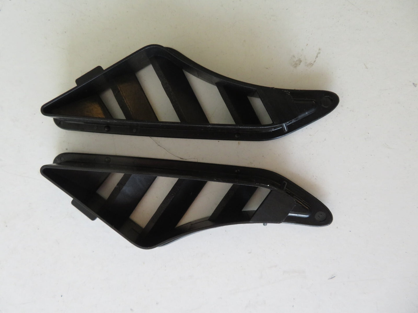 FORD FIESTA MK6 DASHBOARD FRONT AIR VENTS PAIR 2002-2008 AMS1630