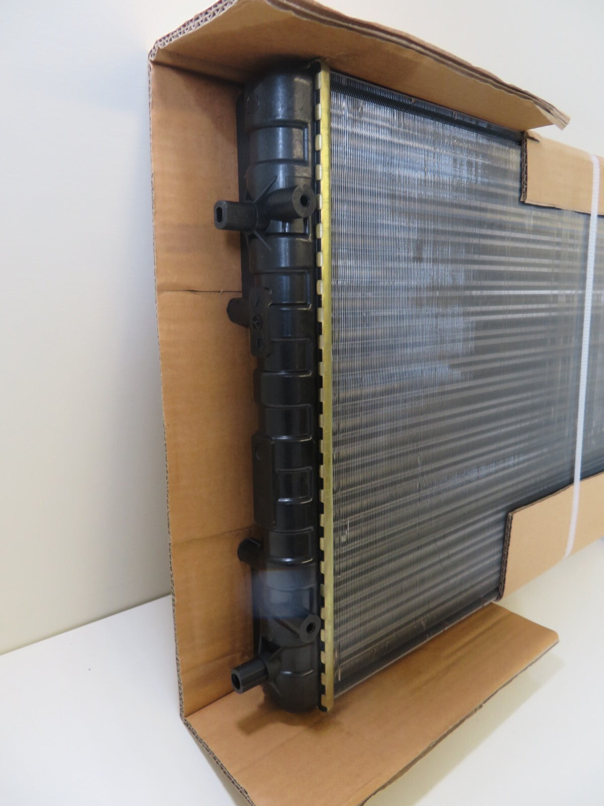 ENGINE COOLING RADIATOR FOR VW BEETLE VWA2174 1999-2004