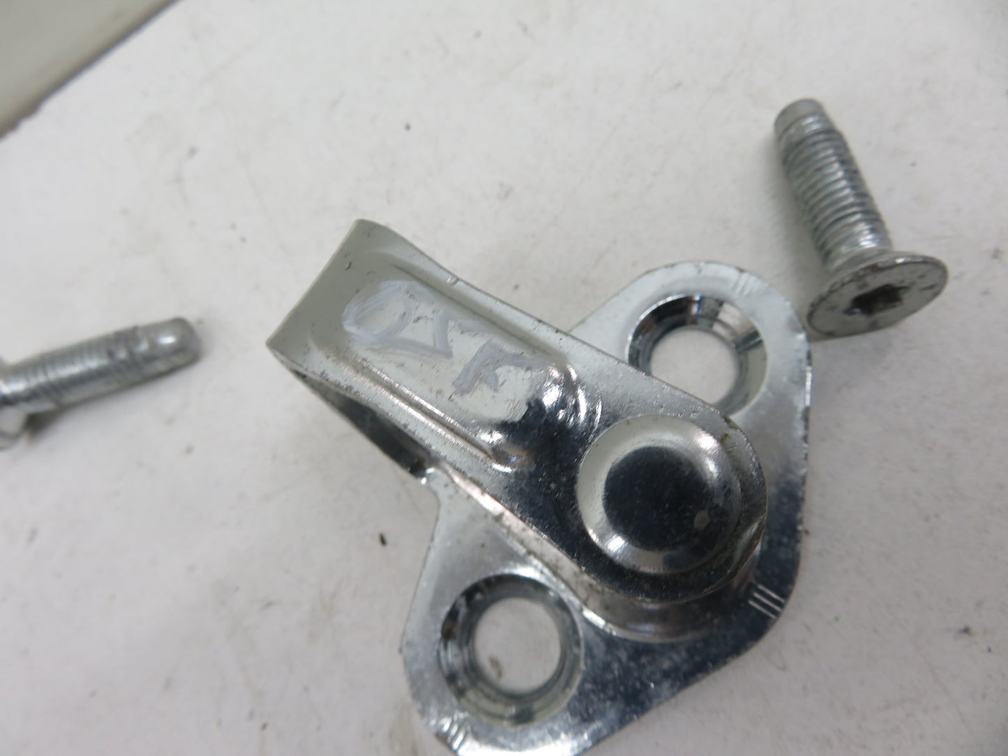 VAUXHALL MOKKA OSF FRONT DRIVER DOOR CATCH 2012-2016 1600-