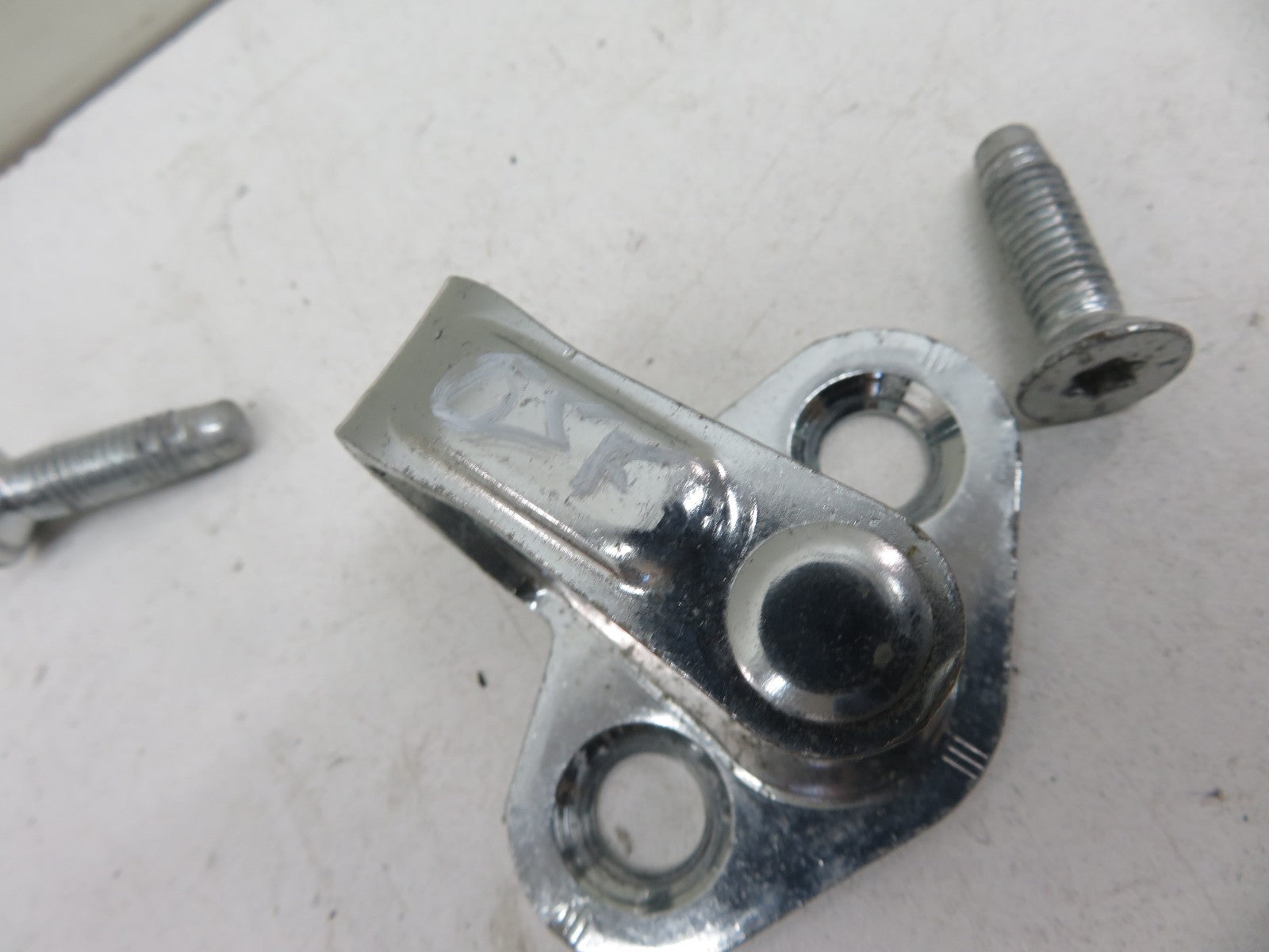 VAUXHALL MOKKA OSF FRONT DRIVER DOOR CATCH 2012-2016 1600-