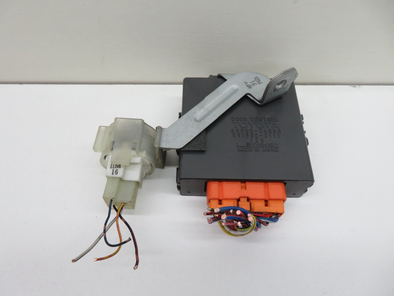 TOYOTA LEXUS SOARER DOOR CONTROL MODULE 85980-24050  1991-1999 1231-9