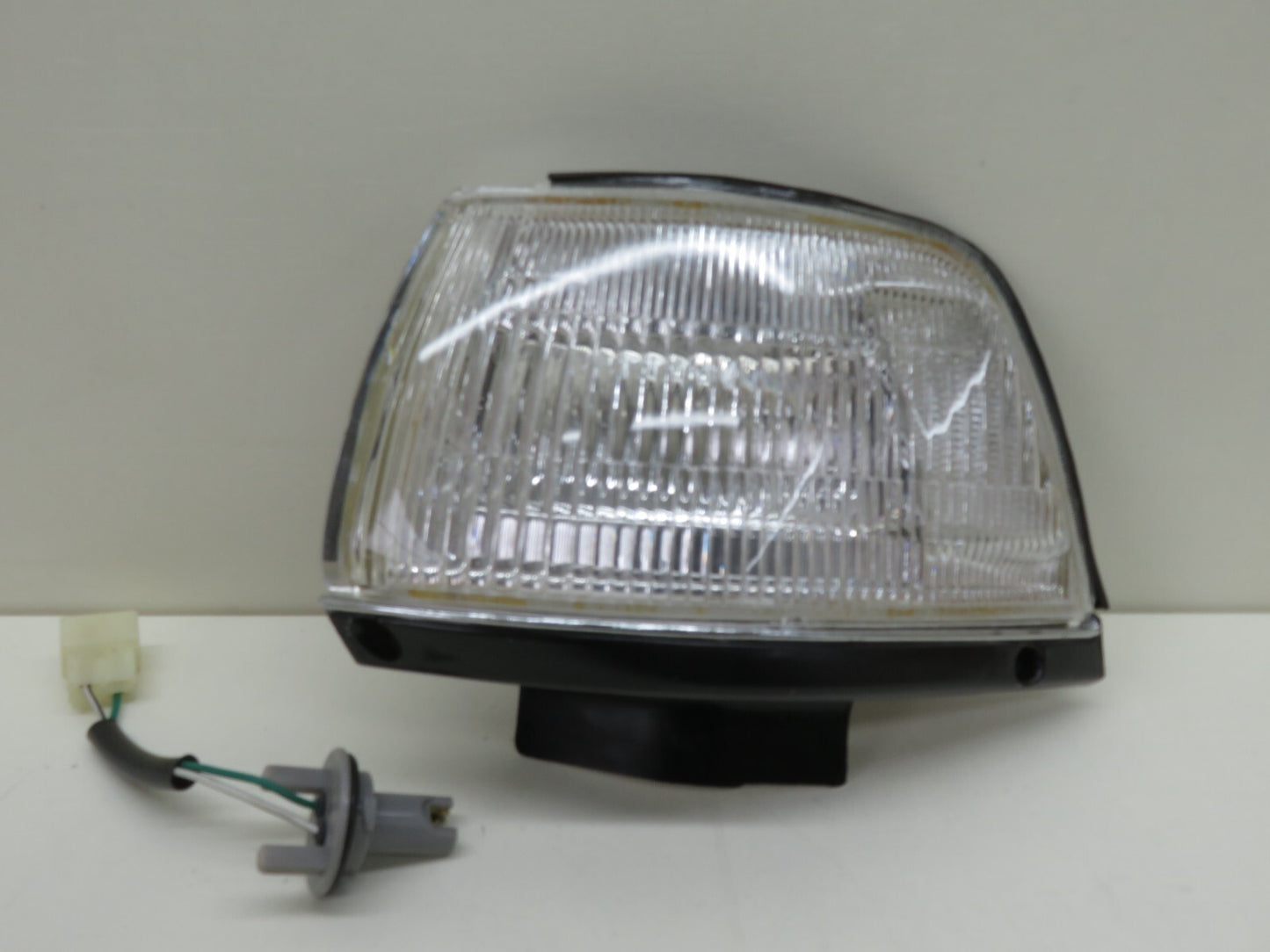 NS PASSENGER FRONT INDICATOR LIGHT FOR TOYOTA CAMRY 1986-1992 212-1584-A