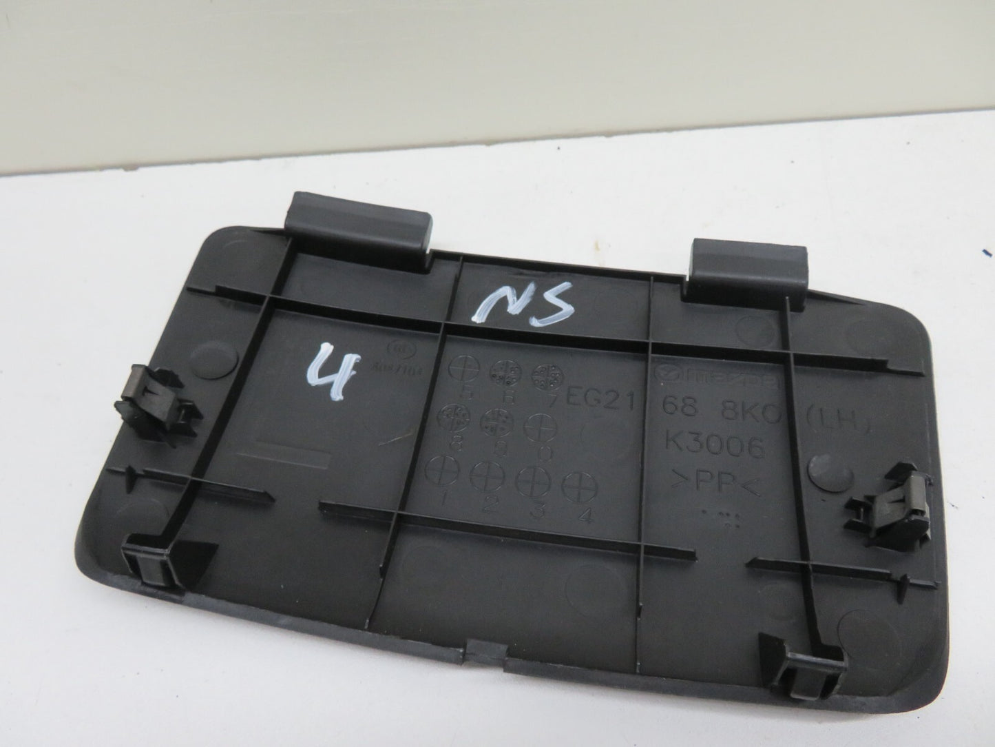 MAZDA CX7 NS PASSENGER SIDE REAR BOOT TRIM EG21688K0 2008-2012 1414-4