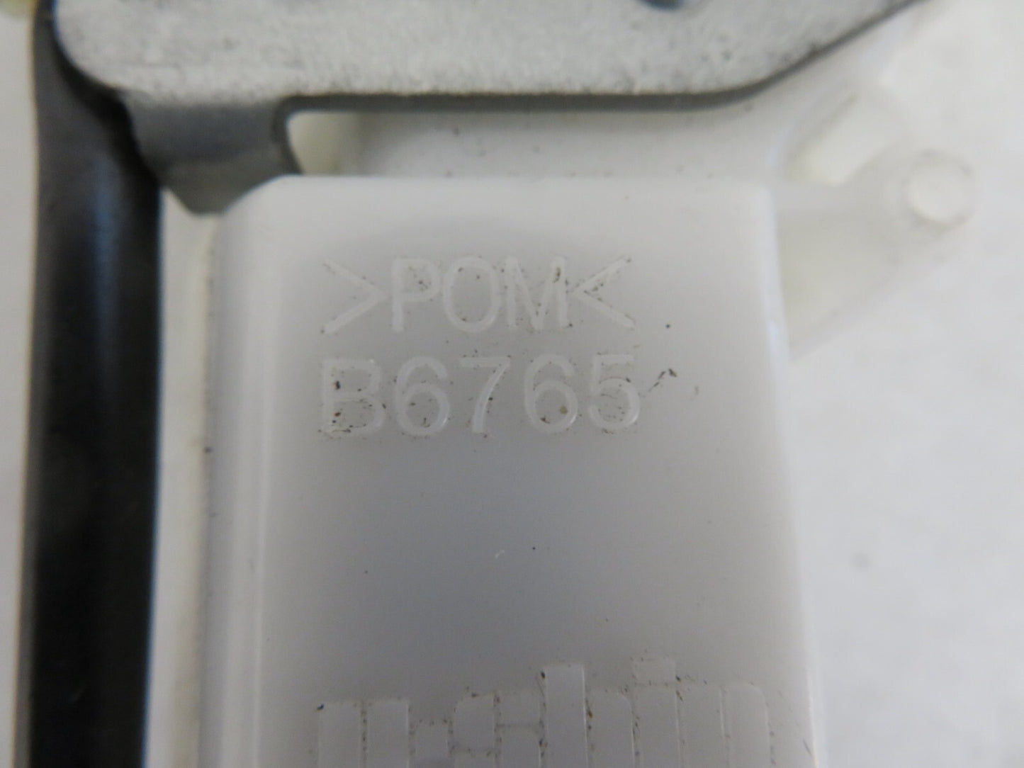 SUZUKI SWIFT GLS TAILGATE BOOT LOCK CATCH 1998-2003 1341-6