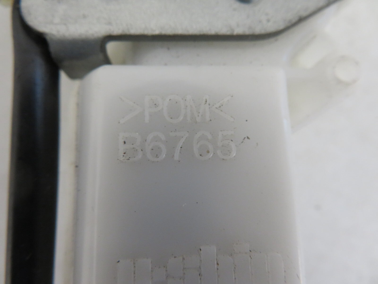 SUZUKI SWIFT GLS TAILGATE BOOT LOCK CATCH 1998-2003 1341-6