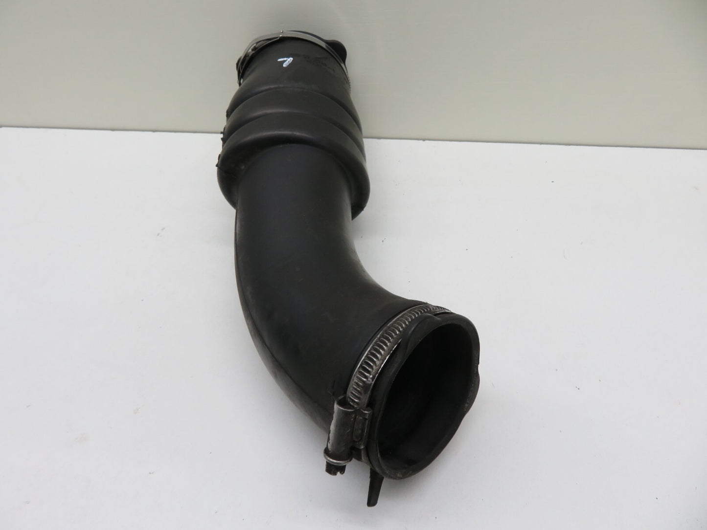 FORD FOCUS MK2 ST225 AIR INTAKE PIPE 08692401 2006-2010 1654-7