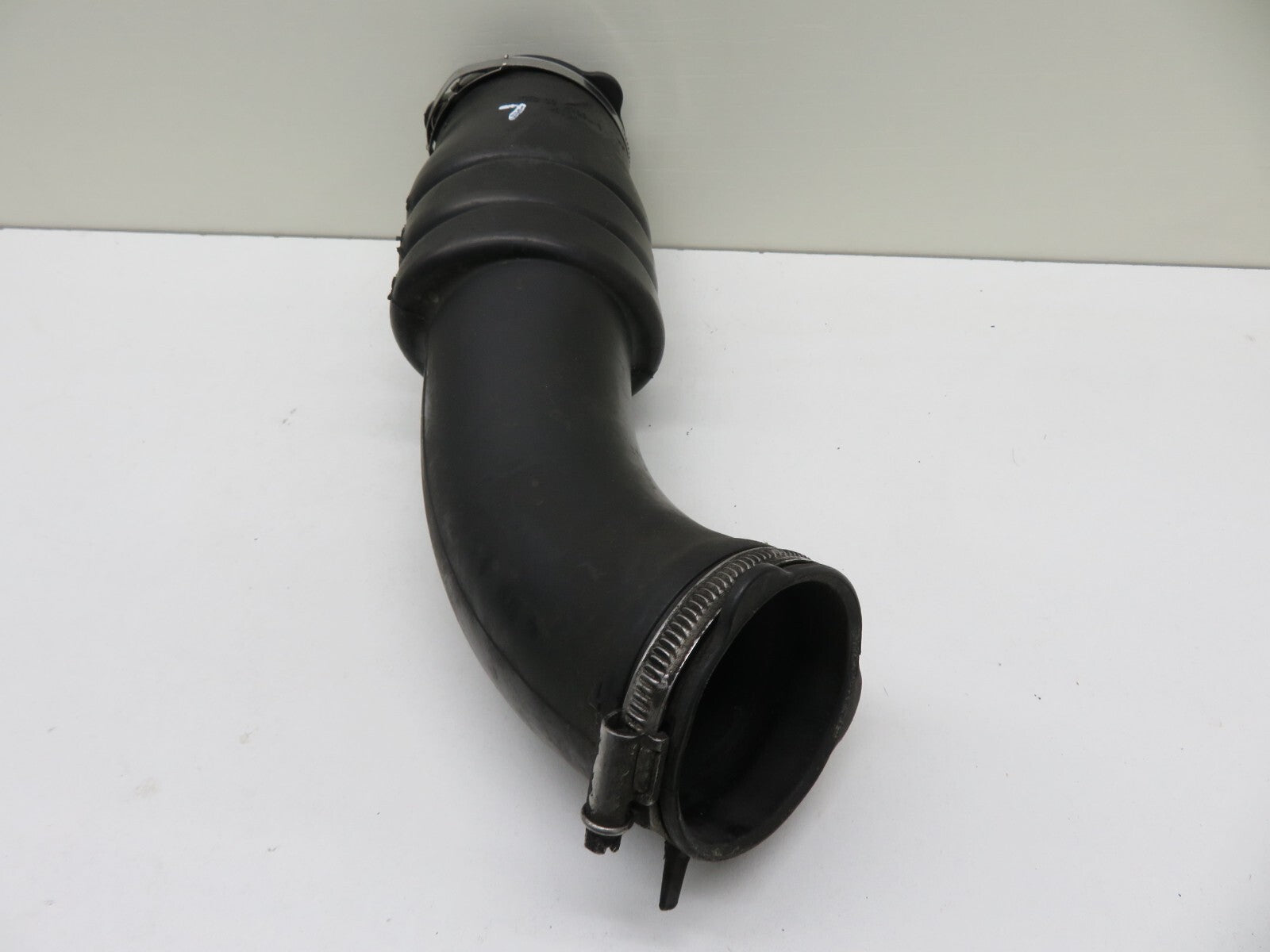 FORD FOCUS MK2 ST225 AIR INTAKE PIPE 08692401 2006-2010 1654-7