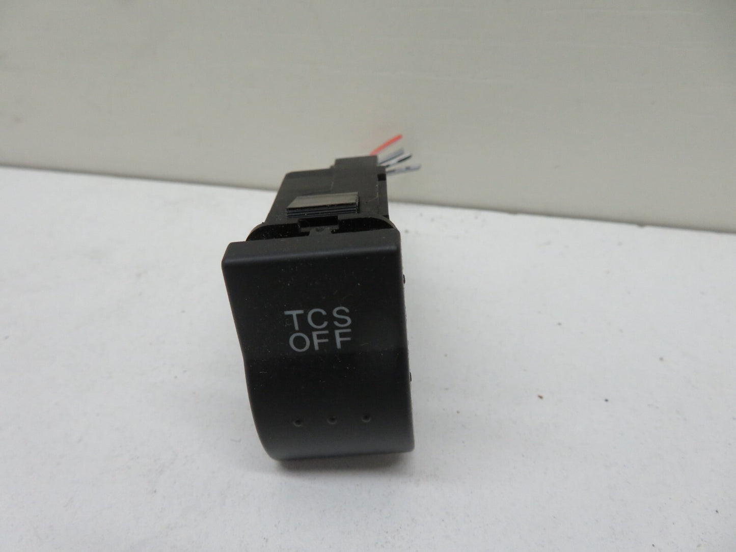 MAZDA CX7 TCS OFF SWITCH EG23664T0 2008-2012 1325-24