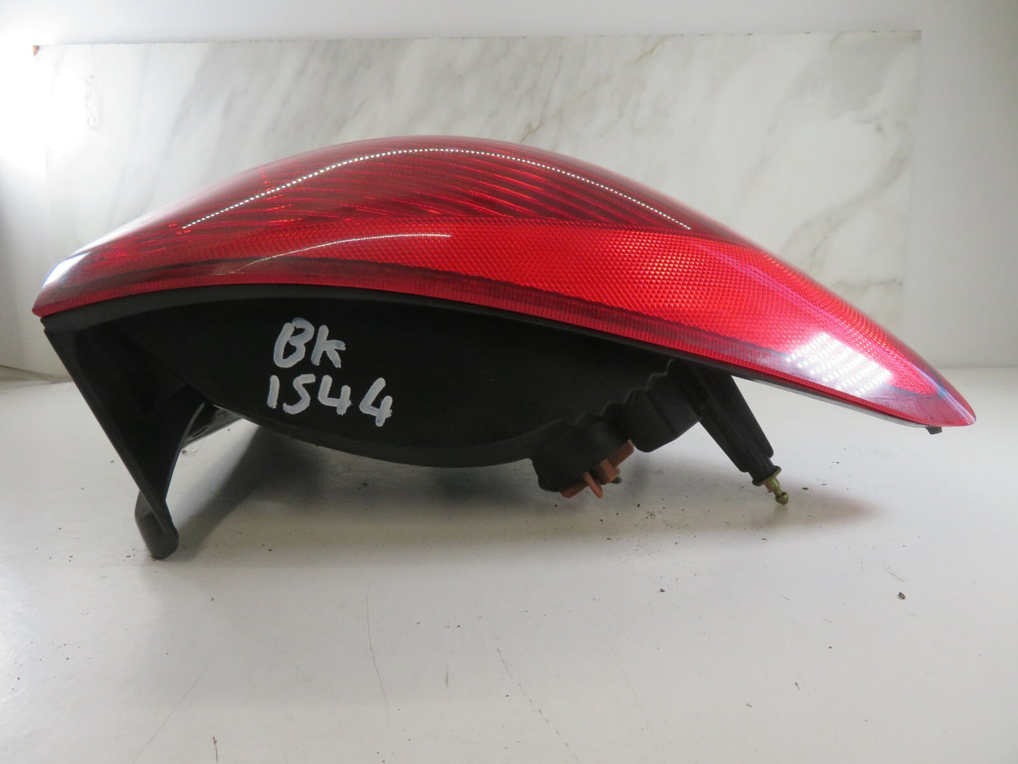 KIA RIO NS PASSENGER REAR TAIL LIGHT 2002-2005 BK1544