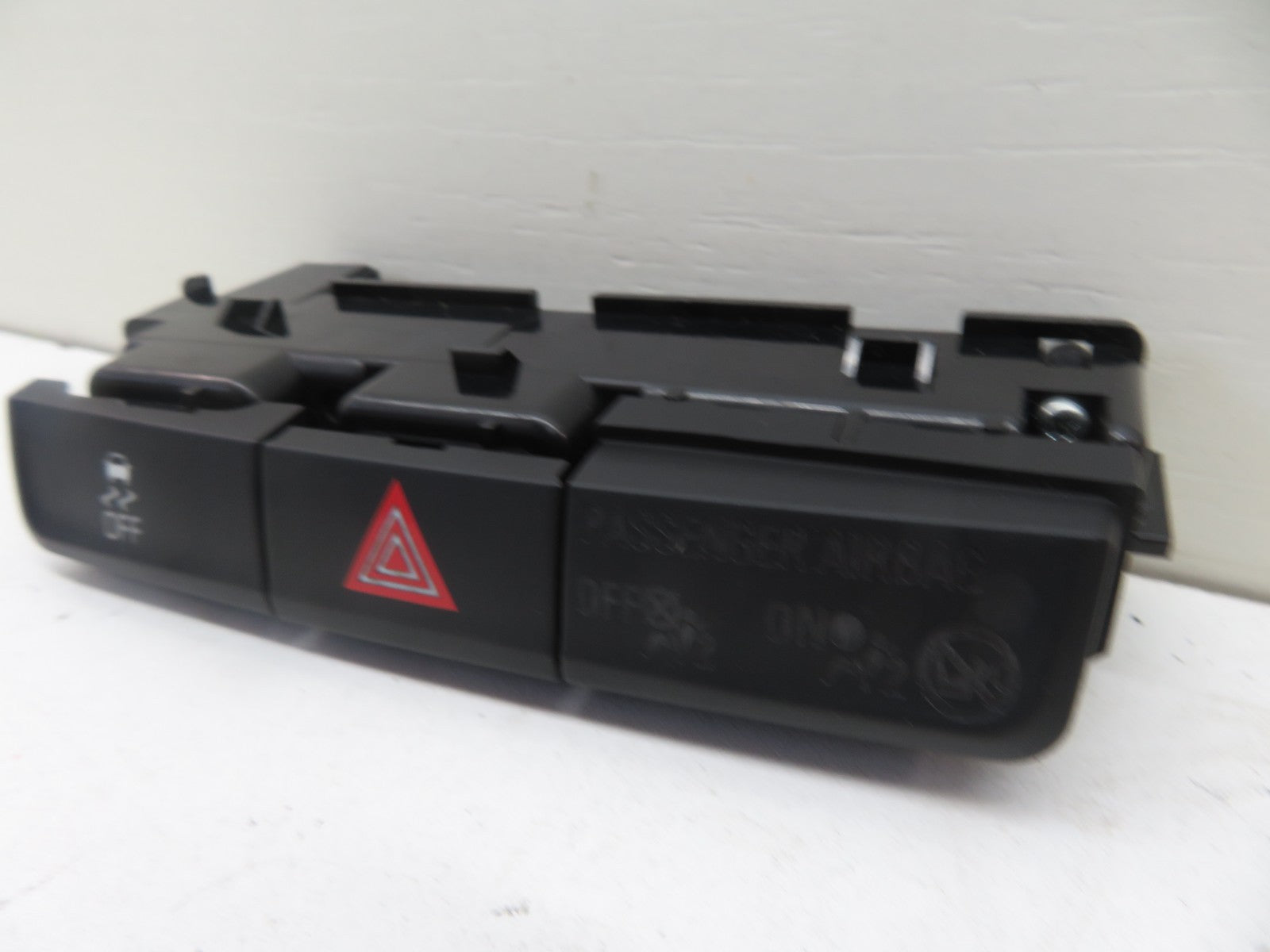 VAUXHALL MOKKA HAZARD TRACTION SWITCH 2012-2016 1739-13