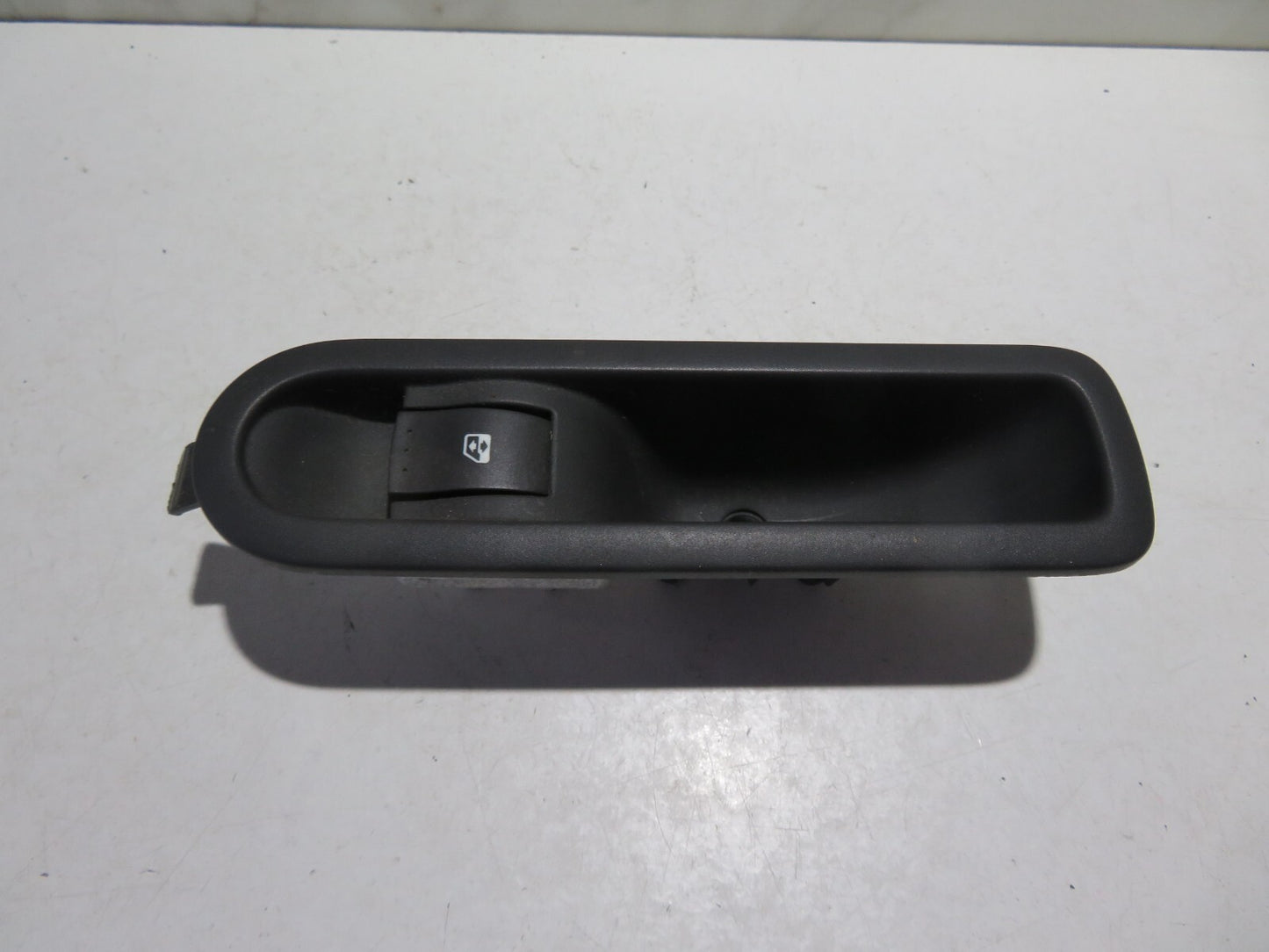 RENAULT SCENIC MK2 OSR WINDOW SWITCH 156013870 2004-2008 MIX1630-11