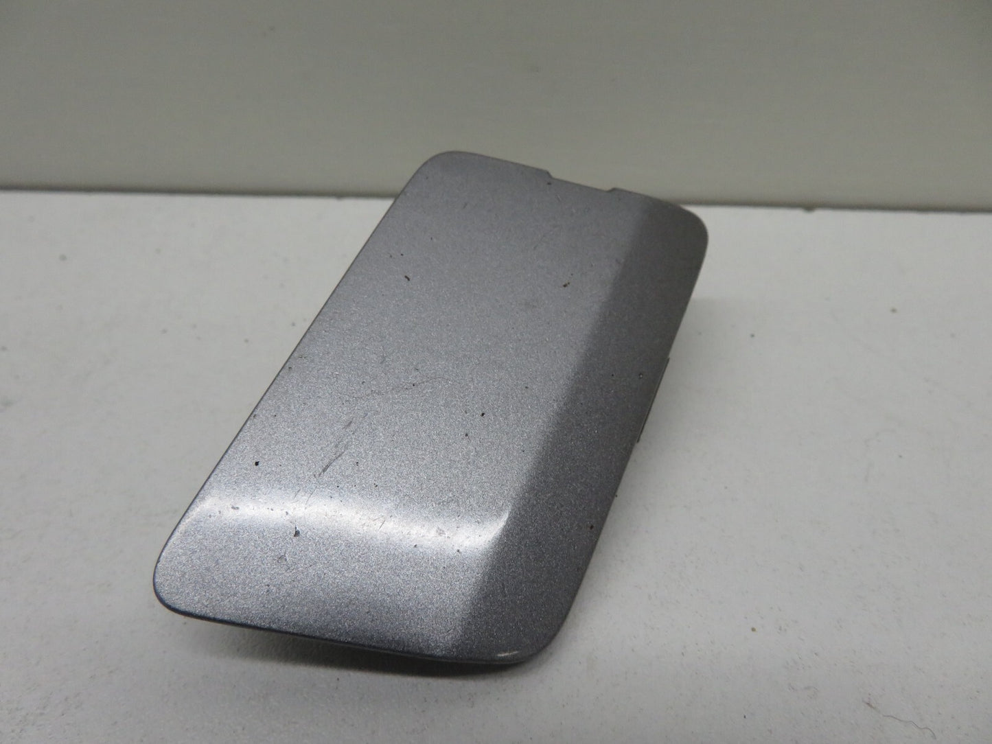 SUBARU FORESTER FRONT BUMPER TOW EYE COVER 57731SC040 2008-2013 A601-8