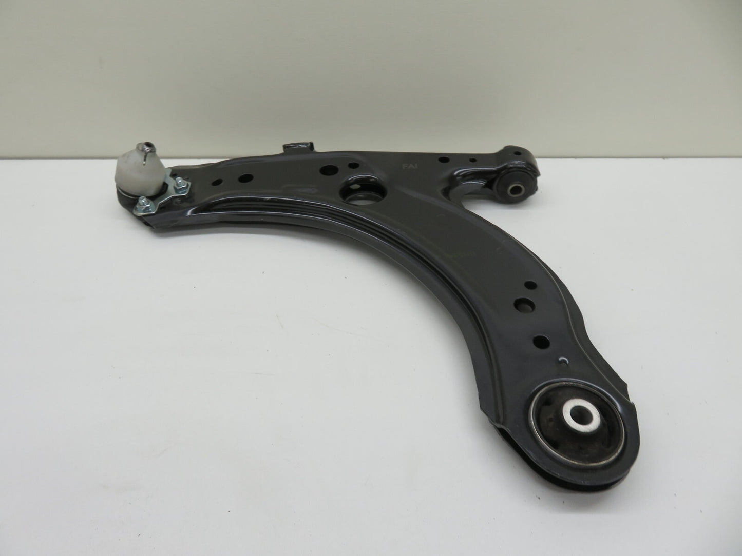 NS PASSENGER LEFT FRONT LOWER WISHBONE ARM FOR VW GOLF MK4 1998-2003