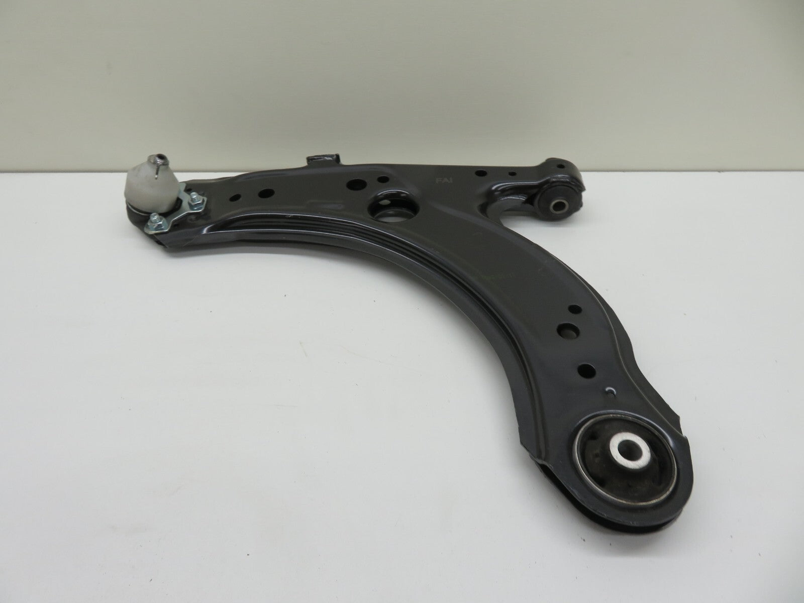 NS PASSENGER LEFT FRONT LOWER WISHBONE ARM FOR VW GOLF MK4 1998-2003