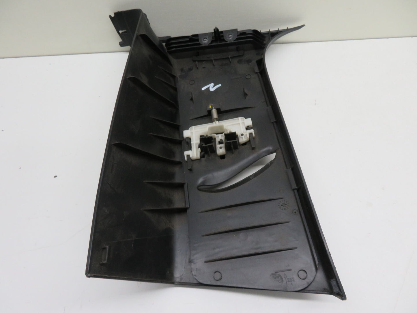 FORD FOCUS MK2 ST225 OS DRIVER B PILLAR TRIM 4M51-B24582-A 2006-2010 1654-2