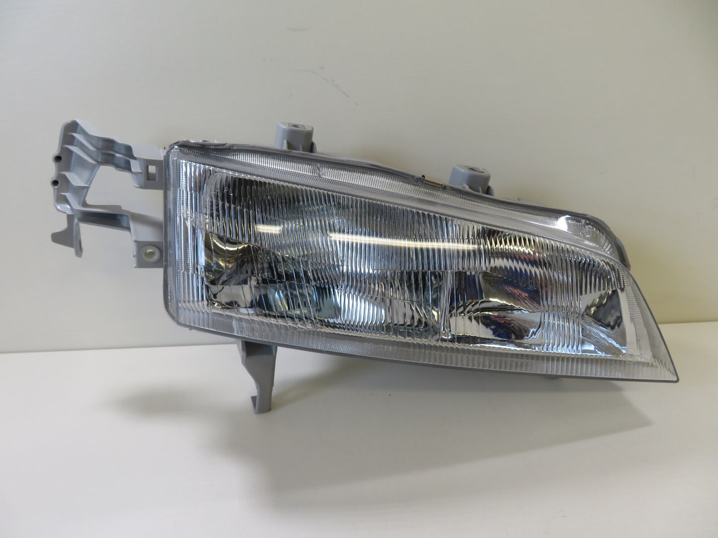 OS DRIVER RH HEADLIGHT TYC 20-3142-05-2B FITS HONDA ACCORD 1992-1995 #LSM