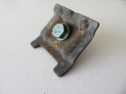 AUDI A3 8P BATTERY CLAMP AND BOLT 2003-2008 AMS1417